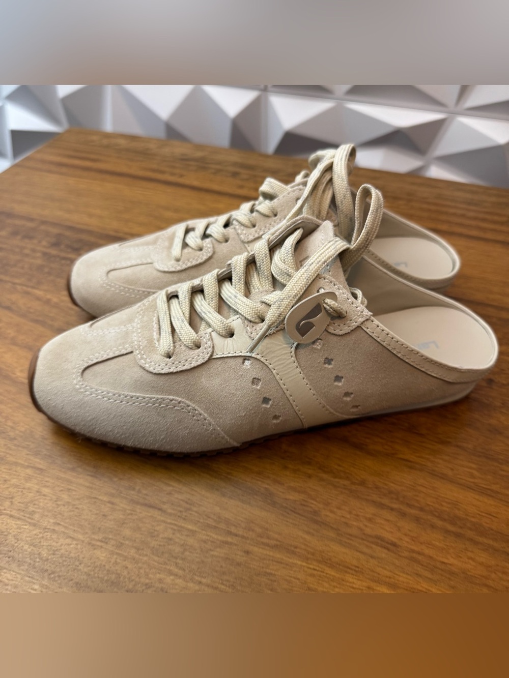 Larroudé Stella Mule Size 8.5